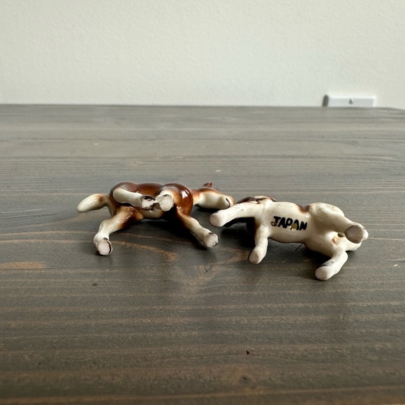 2 tiny vintage ceramic  horses - Picture 4 of 5
